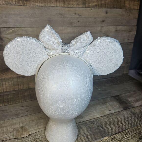 Disney White Sequin Minnie Mouse Ears Bridal Ears Handmade - Picture 7 of 7